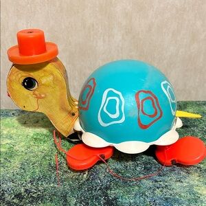 VINTAGE 1962 Fisher-Price Tip-Toe Turtle Pull Toy
